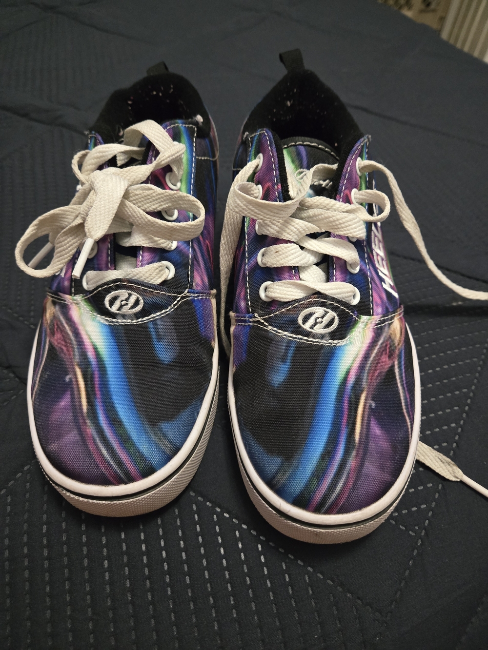 Heelys Black and White  Skate Shoe Womens Size 7 Youth Size 6 Wheels Attached